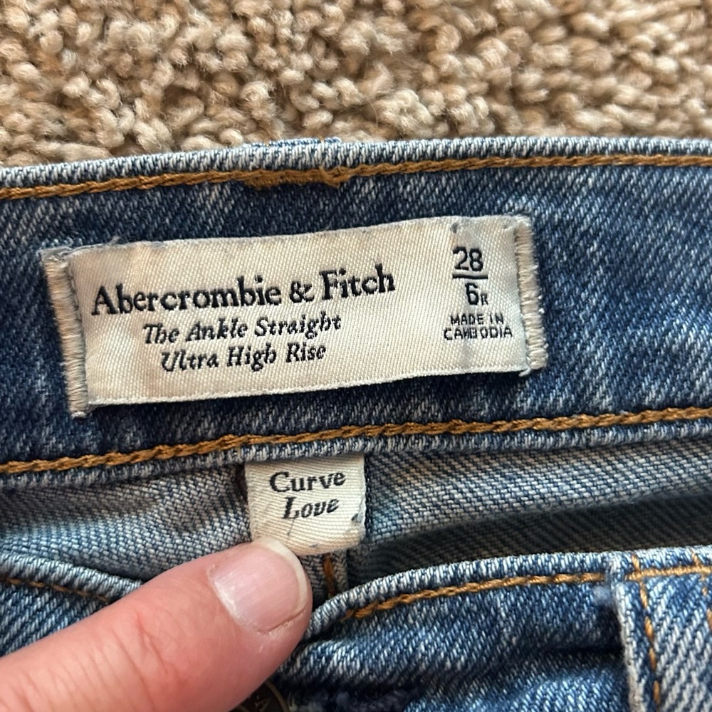 Abercrombie & Fitch Ultra High Rise Denim - Picture 4 of 6
